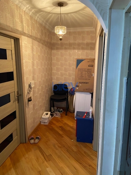 Satış 2 otaqlı Köhnə Tikili bina evi  70m², Bakı