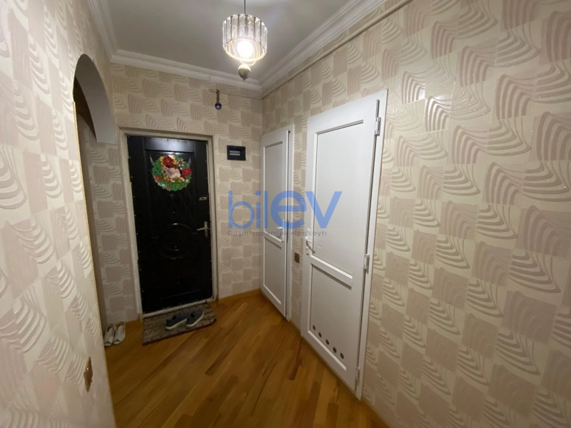 Satış 2 otaqlı Köhnə Tikili bina evi  70m², Bakı