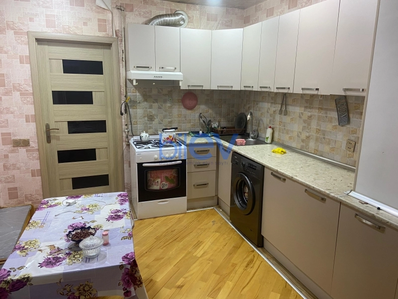 Satış 2 otaqlı Köhnə Tikili bina evi  70m², Bakı