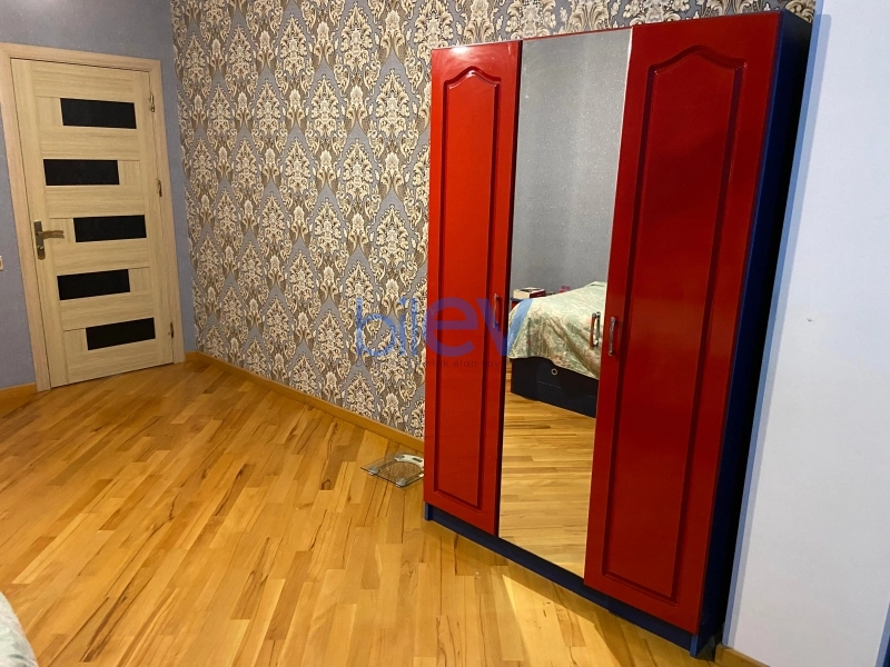 Satış 2 otaqlı Köhnə Tikili bina evi  70m², Bakı