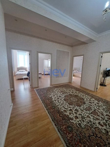 Satış 4 otaqlı Yeni Tikili bina evi  138m², Bakı