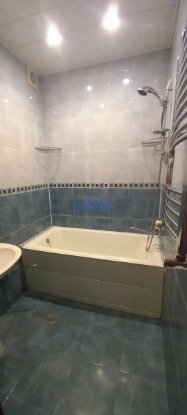 Satış 3 otaqlı Köhnə Tikili bina evi  43m², Bakı