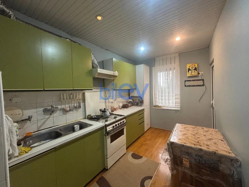 Satış 3 otaqlı Köhnə Tikili bina evi  70m², Gəncə