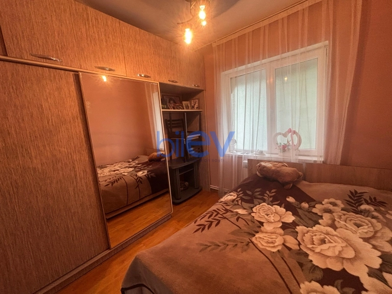 Satış 3 otaqlı Köhnə Tikili bina evi  70m², Gəncə