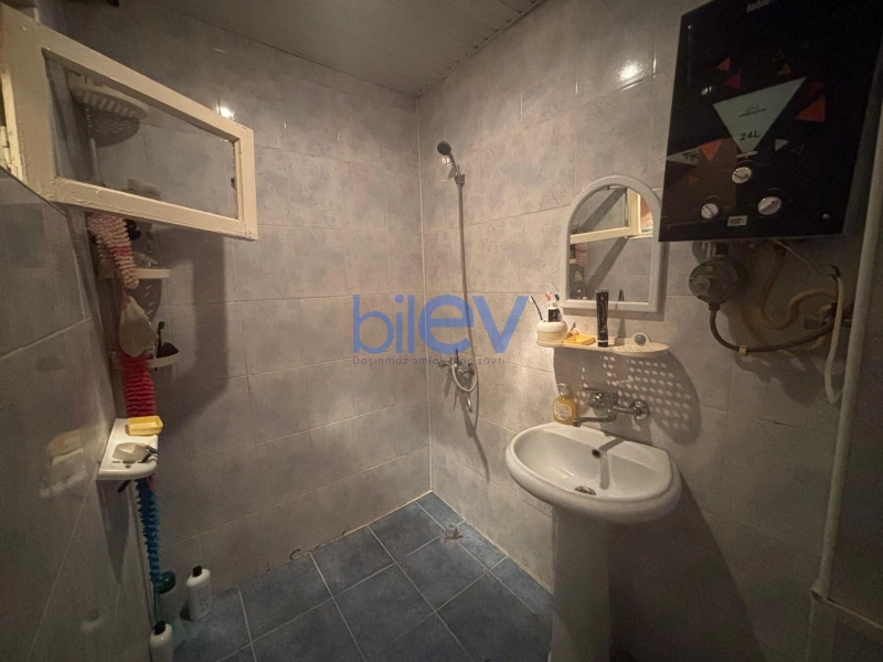 Satış 3 otaqlı Köhnə Tikili bina evi  70m², Gəncə