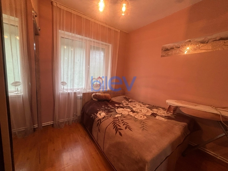 Satış 3 otaqlı Köhnə Tikili bina evi  70m², Gəncə