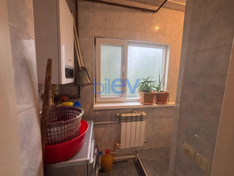 Satış 3 otaqlı Köhnə Tikili bina evi  70m², Gəncə