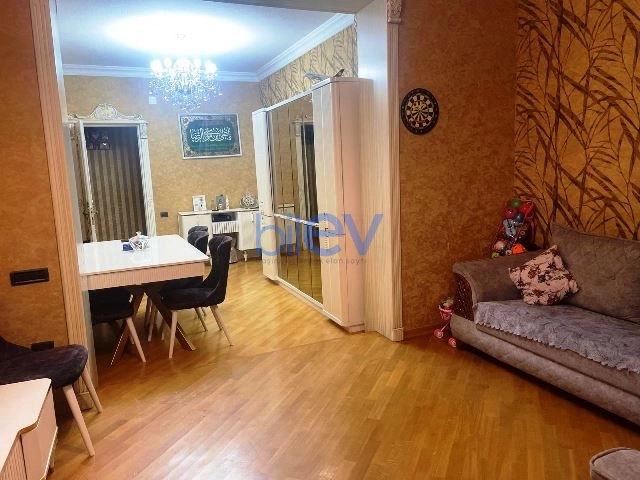 Satış 2 otaqlı Köhnə Tikili bina evi  80m², Bakı