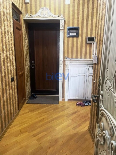 Satış 2 otaqlı Köhnə Tikili bina evi  80m², Bakı