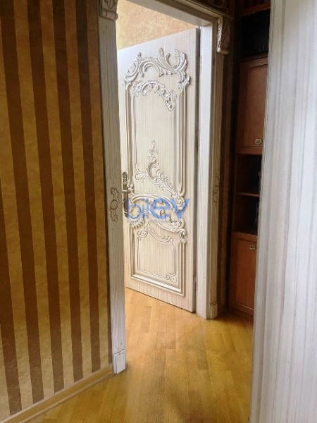 Satış 2 otaqlı Köhnə Tikili bina evi  80m², Bakı