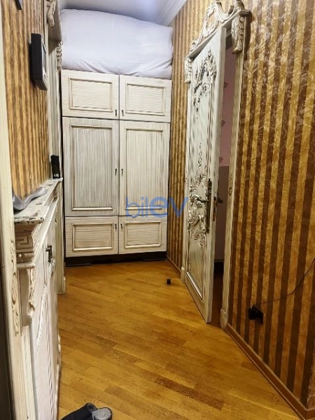 Satış 2 otaqlı Köhnə Tikili bina evi  80m², Bakı