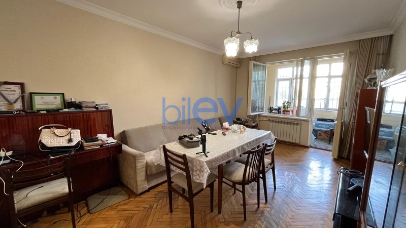 Satış 3 otaqlı Köhnə Tikili bina evi  88m², Bakı