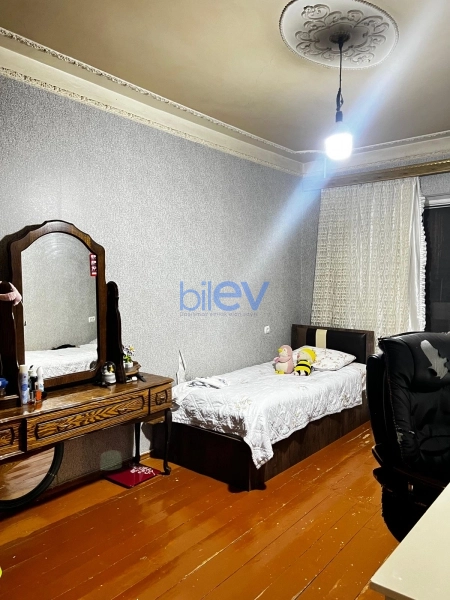 Satış 4 otaqlı Köhnə Tikili bina evi  100m², Bakı