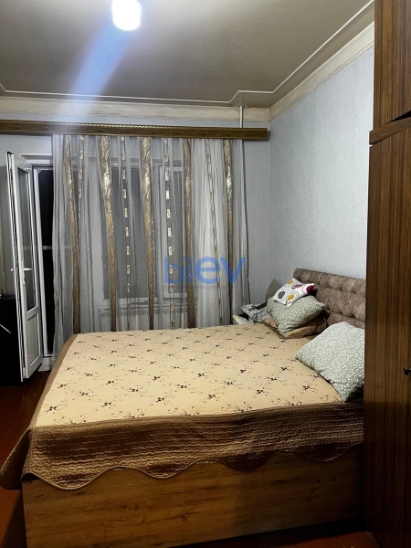 Satış 4 otaqlı Köhnə Tikili bina evi  100m², Bakı