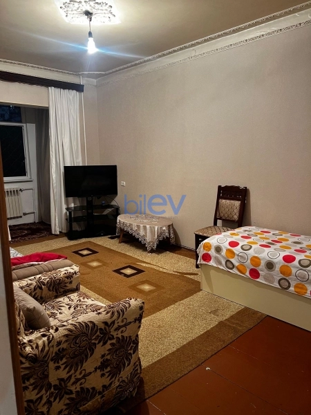 Satış 4 otaqlı Köhnə Tikili bina evi  100m², Bakı