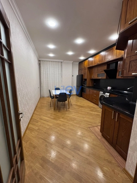 Aylıq Kirayə 3 otaqlı Yeni Tikili bina evi  140m², Bakı