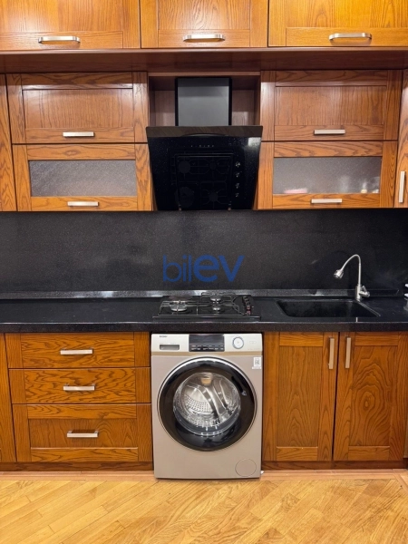 Aylıq Kirayə 3 otaqlı Yeni Tikili bina evi  140m², Bakı