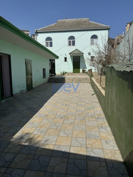 Satış 7 otaqlı Həyət evi  4m², Bakı