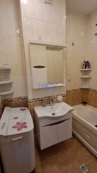 Satış 2 otaqlı Yeni Tikili bina evi  70m², Bakı
