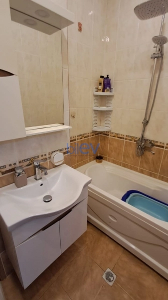 Satış 2 otaqlı Yeni Tikili bina evi  70m², Bakı