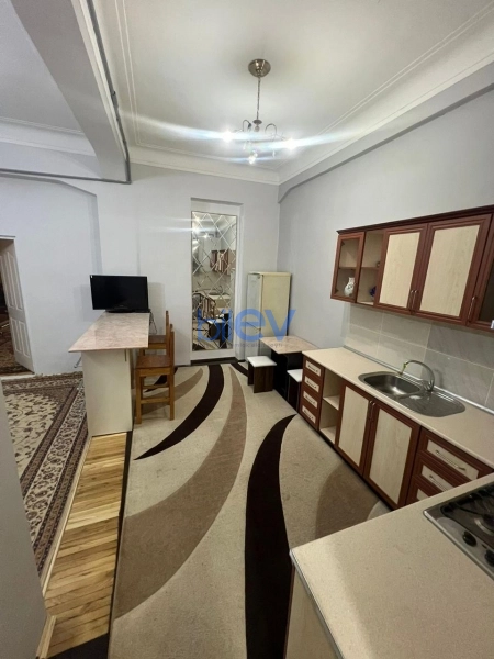 Aylıq Kirayə 3 otaqlı Köhnə Tikili bina evi  60m², Bakı