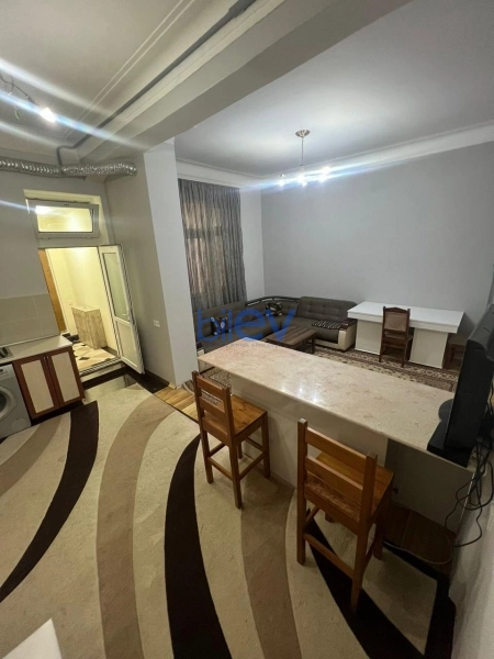 Aylıq Kirayə 3 otaqlı Köhnə Tikili bina evi  60m², Bakı