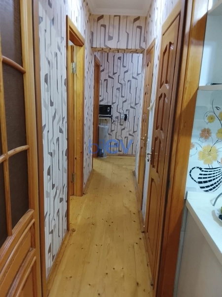 Satış 3 otaqlı Köhnə Tikili bina evi  90m², Bakı