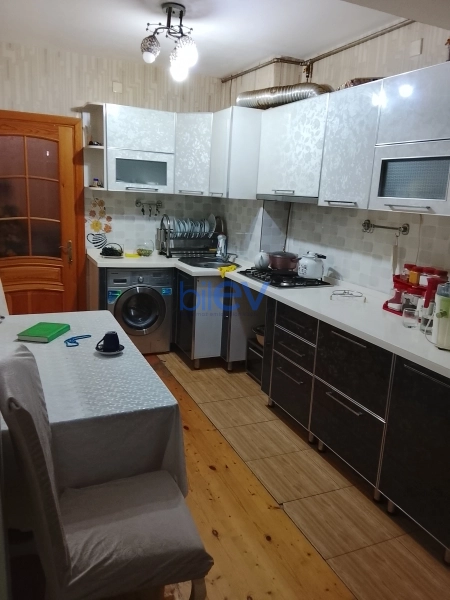 Satış 3 otaqlı Köhnə Tikili bina evi  90m², Bakı