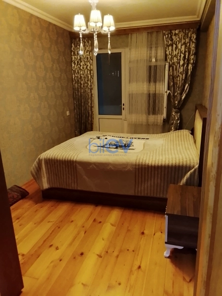 Satış 3 otaqlı Köhnə Tikili bina evi  90m², Bakı