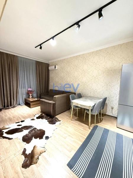 Aylıq Kirayə 3 otaqlı Yeni Tikili bina evi  90m², Bakı