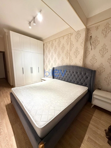 Aylıq Kirayə 3 otaqlı Yeni Tikili bina evi  90m², Bakı