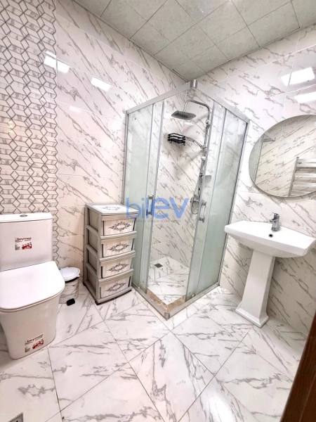 Aylıq Kirayə 3 otaqlı Yeni Tikili bina evi  90m², Bakı