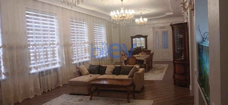 Satış 7 otaqlı Həyət evi  610m², Gəncə