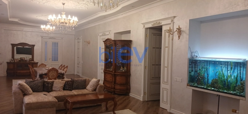 Satış 7 otaqlı Həyət evi  610m², Gəncə