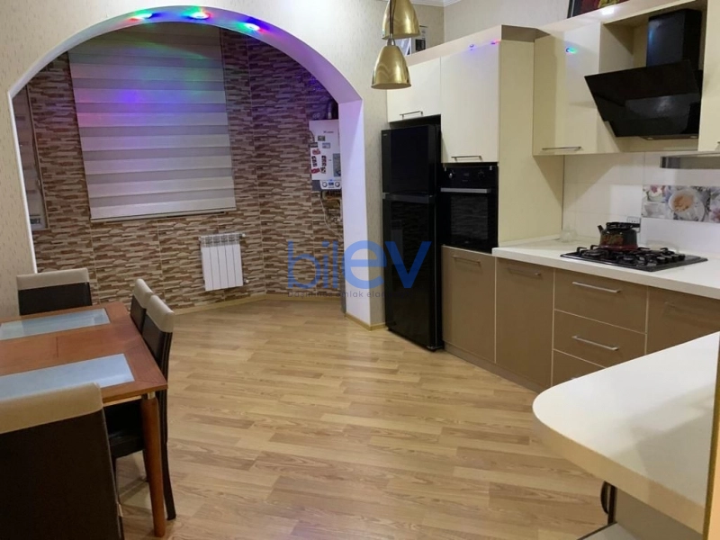 Aylıq Kirayə 3 otaqlı Yeni Tikili bina evi  120m², Bakı