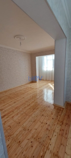Satış 2 otaqlı Köhnə Tikili bina evi  65m², Bakı