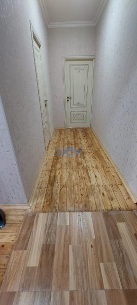 Satış 2 otaqlı Köhnə Tikili bina evi  65m², Bakı