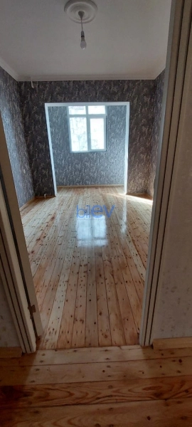 Satış 2 otaqlı Köhnə Tikili bina evi  65m², Bakı