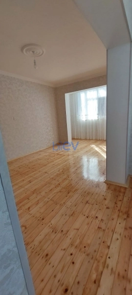 Satış 2 otaqlı Köhnə Tikili bina evi  65m², Bakı