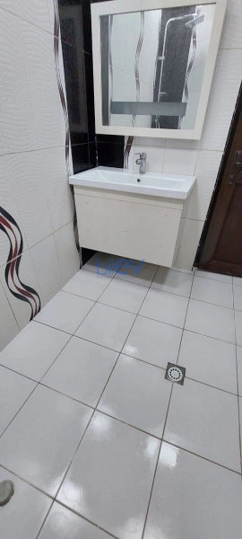 Satış 2 otaqlı Köhnə Tikili bina evi  65m², Bakı