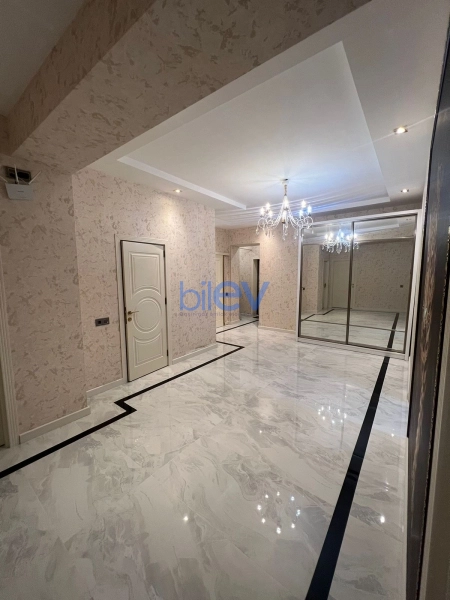 Aylıq Kirayə 3 otaqlı Yeni Tikili bina evi  124m², Bakı