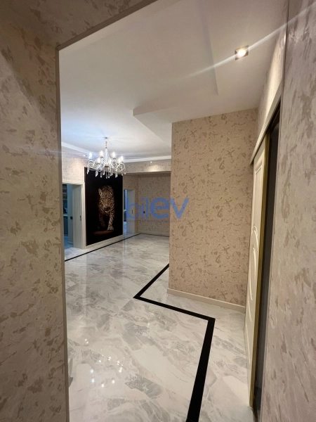 Aylıq Kirayə 3 otaqlı Yeni Tikili bina evi  124m², Bakı