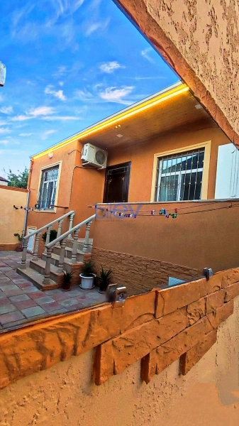 Satış 4 otaqlı Həyət evi  90m², Bakı