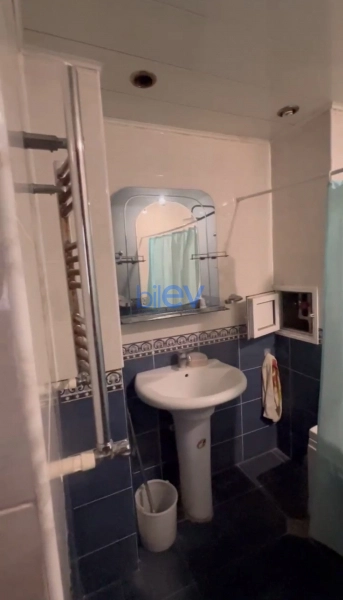 Aylıq Kirayə 3 otaqlı Yeni Tikili bina evi  135m², Bakı