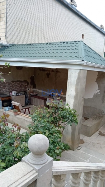 Satış 7 otaqlı Həyət evi  300m², Bakı