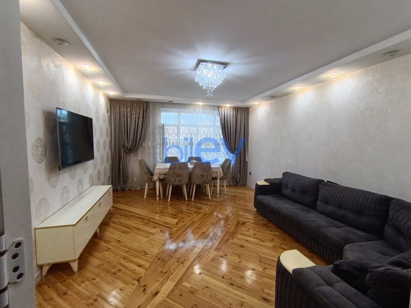 Satış 3 otaqlı Köhnə Tikili bina evi  68m², Bakı