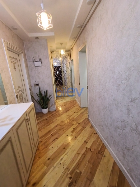 Satış 3 otaqlı Köhnə Tikili bina evi  68m², Bakı
