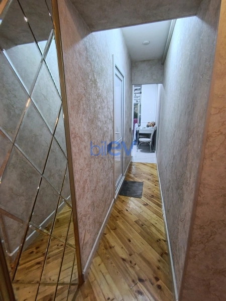 Satış 3 otaqlı Köhnə Tikili bina evi  68m², Bakı