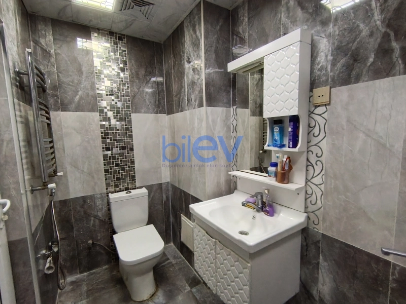 Satış 3 otaqlı Köhnə Tikili bina evi  68m², Bakı