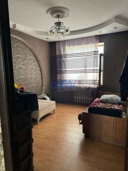 Satış 3 otaqlı Köhnə Tikili bina evi  70m², Bakı